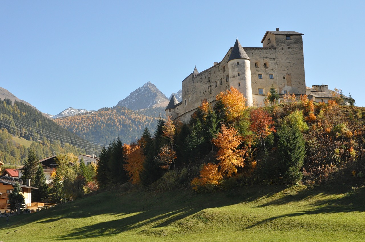 Schloss Naudersberg